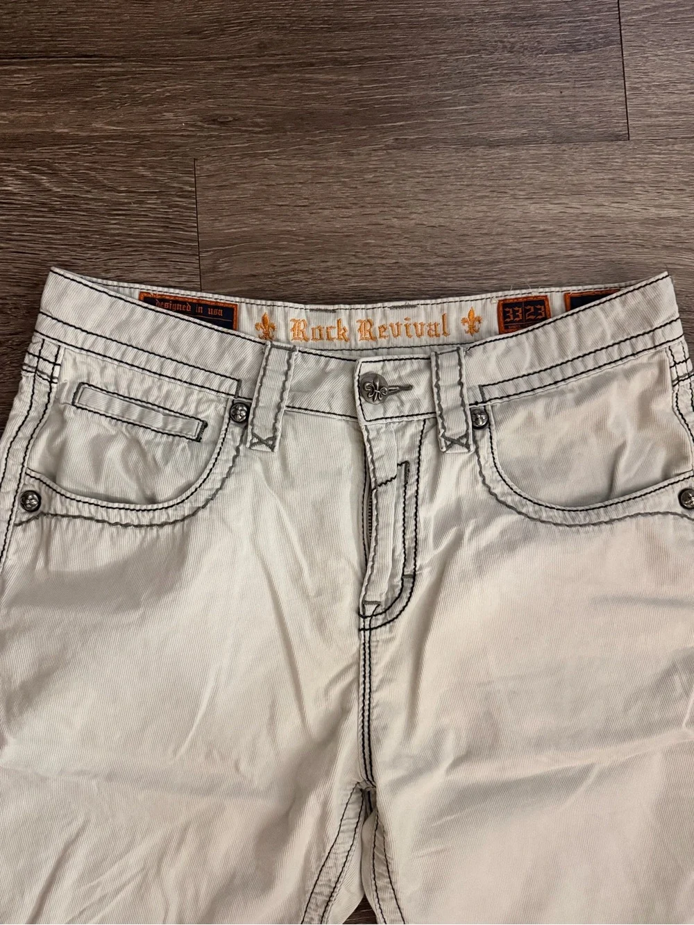 Rock Revival Men’s Cream Slim Flat Front Shorts with Contrast Stitching
